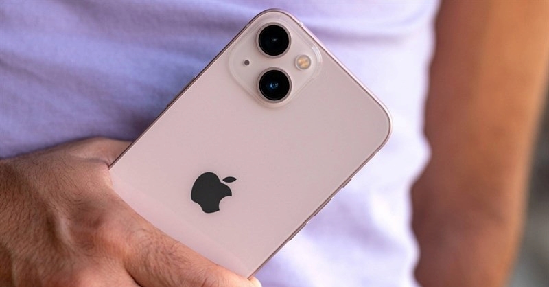 cách nhận biết điện thoại bị theo dõi trên iphone 13