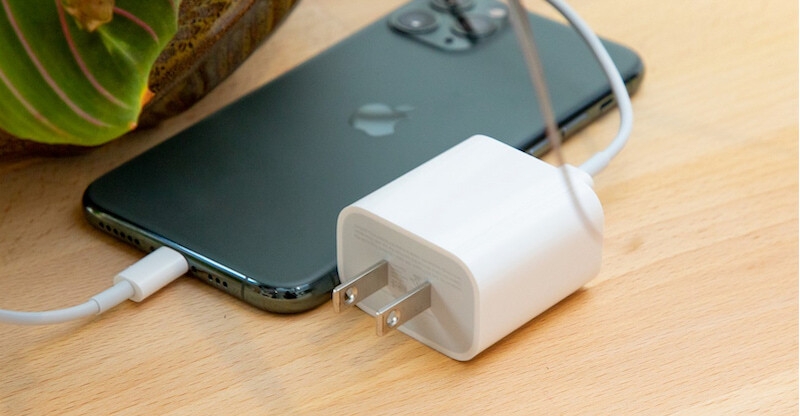 Cách kiểm tra củ sạc iPhone 20W chính hãng (ảnh 4)