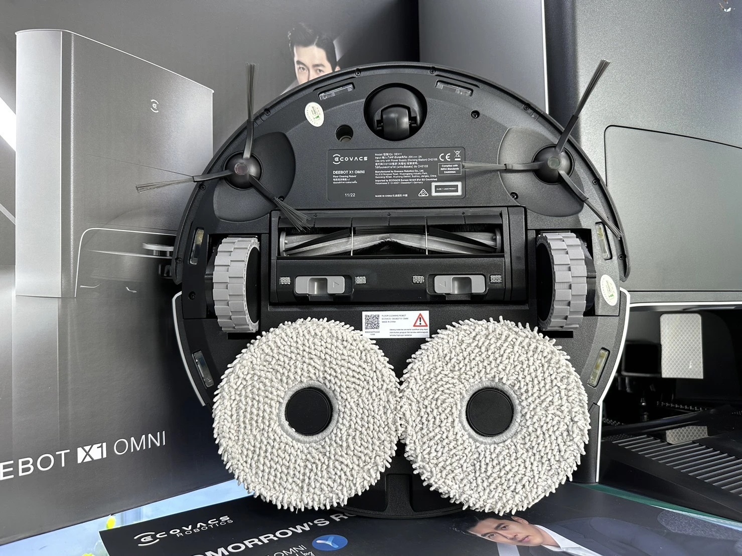 Floating Brush trên robot hút bụi: Giải pháp làm sạch hiệu quả cho mọi loại sàn nhà 3