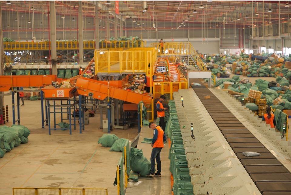 Đến kho trung chuyển Hồ Chí Minh 20 lấy hàng trực tiếp được không?