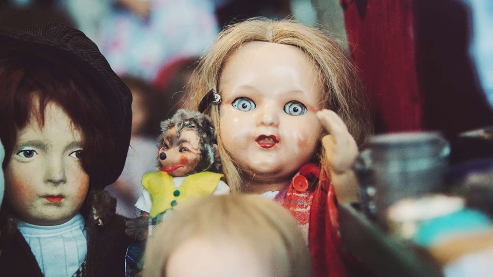 Một búp bê có vẻ ngoài giống người cũng tạo ra hiện tượng Uncanny Valley