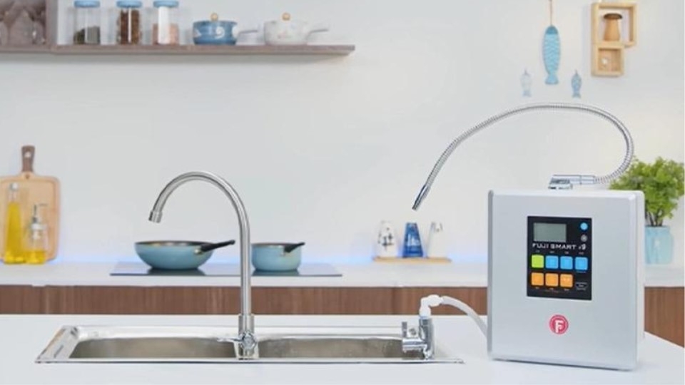 Máy lọc nước ion kiềm Fuji Smart i9 với 10 tấm điện cực