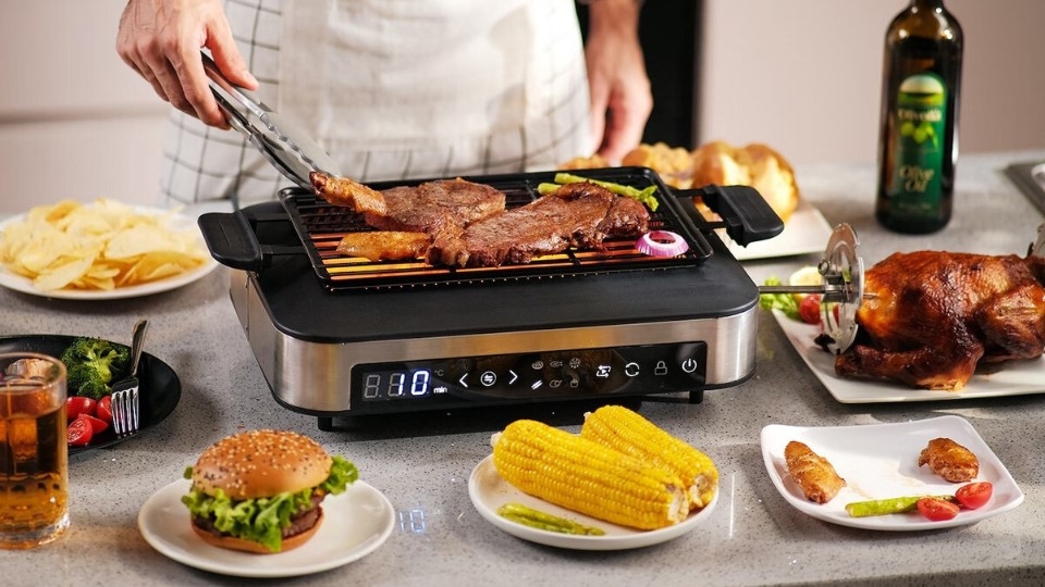 Cân nhắc chọn bếp có tích hợp quạt hút mùi