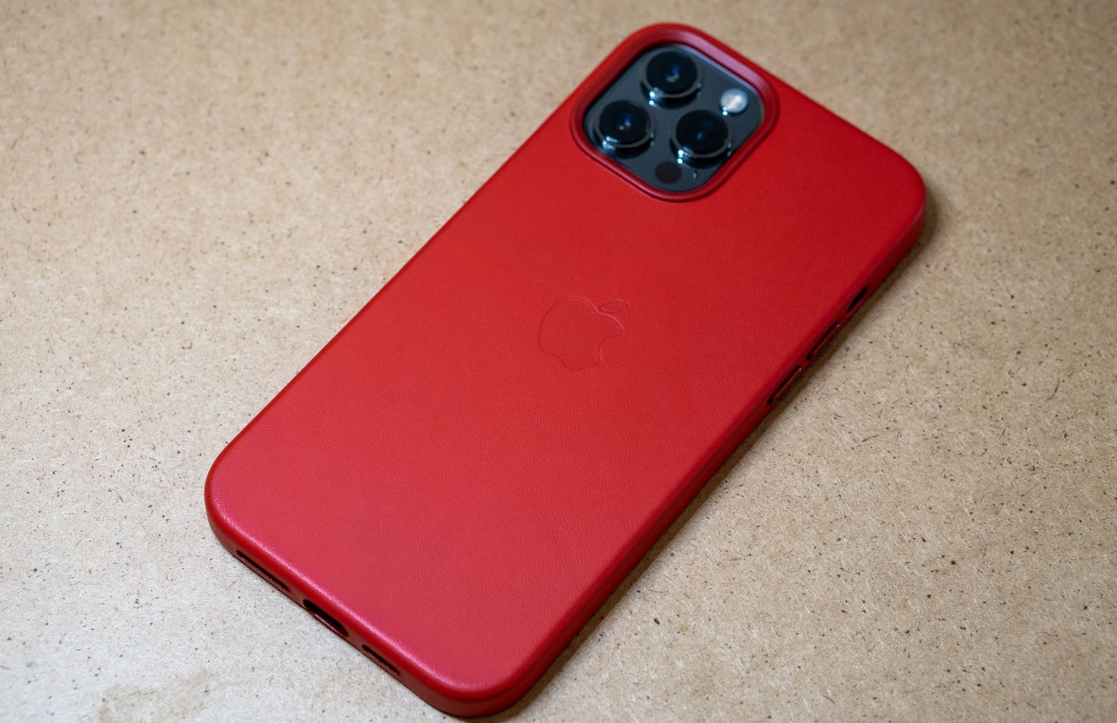 Mặt lưng iPhone 12 Pro Max 5