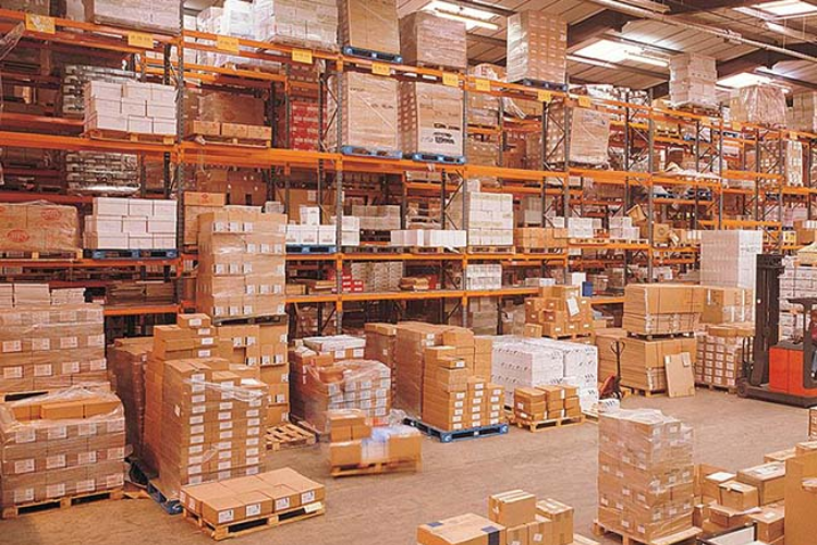 Có thể đến trực tiếp lây hàng không?