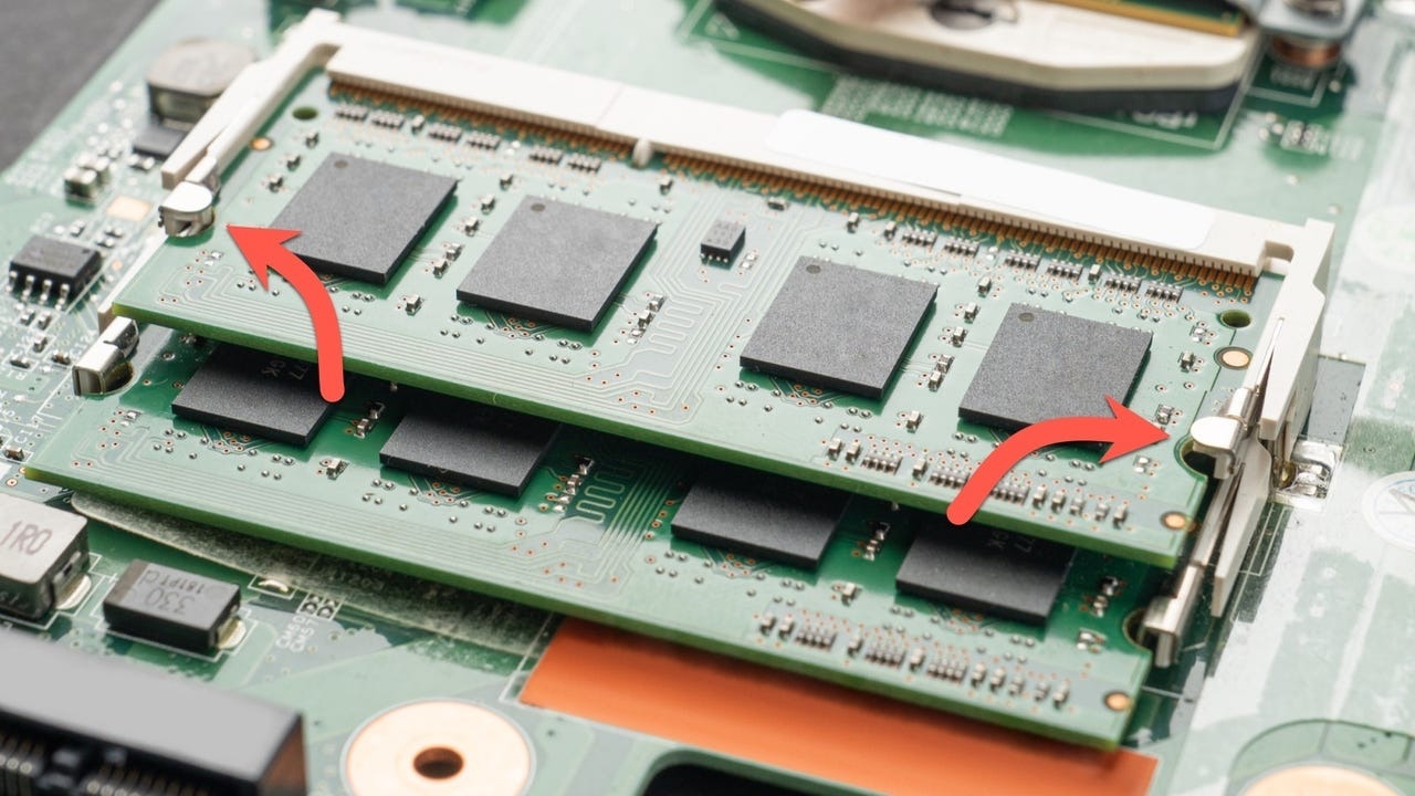 Lắp RAM mới vào laptop