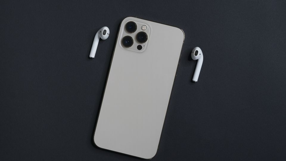 Có thể mua iPhone 14 Pro Max màu trắng ở đâu?