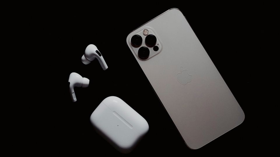 Mua iPhone 14 Pro Max ở thời điểm hiện tại nên hay không?