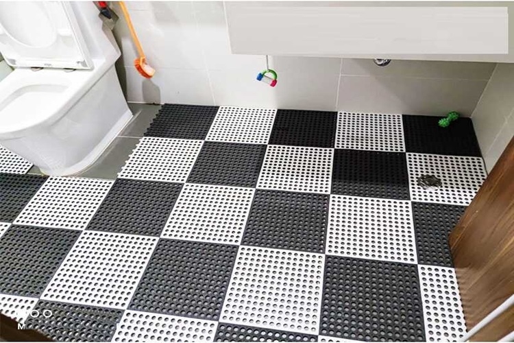 Cách giặt thảm nhựa chống trơn đúng cách giúp thảm khô nhanh và sạch khuẩn - Hình 1