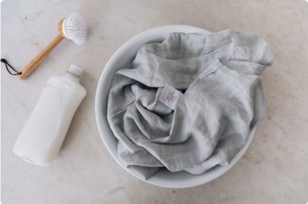 cách giặt quần áo vải linen 4