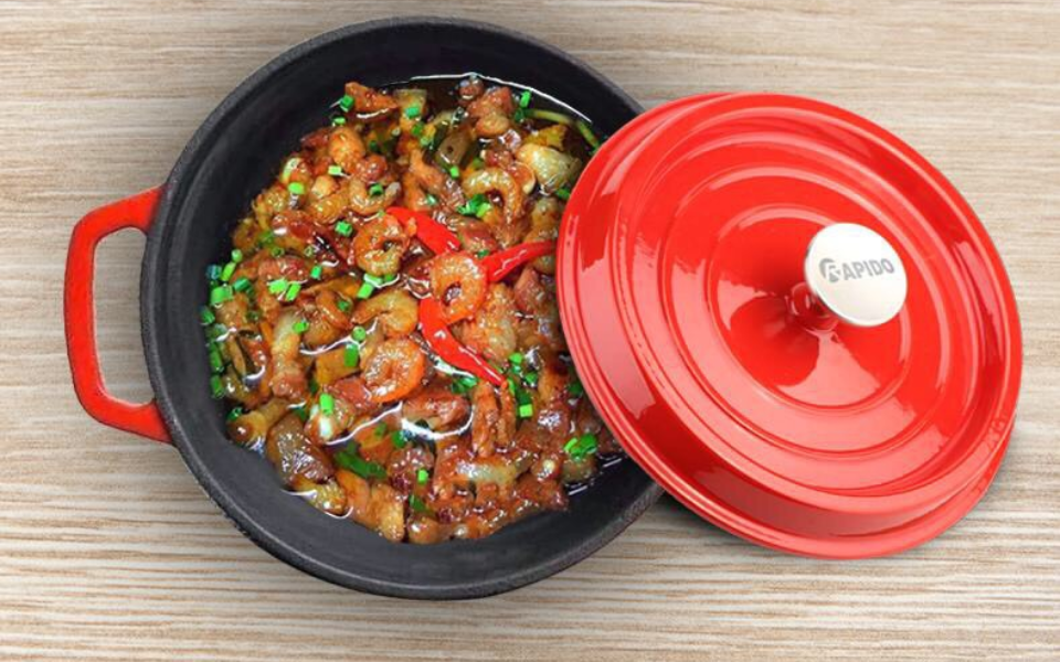 Nồi gang đúc rất bền và cứng