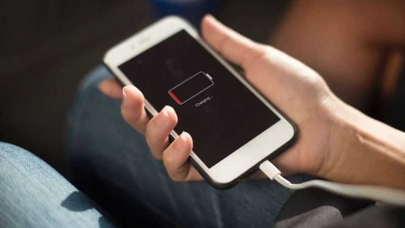 thay chân sạc iphone bao nhiêu tiền - hình 1