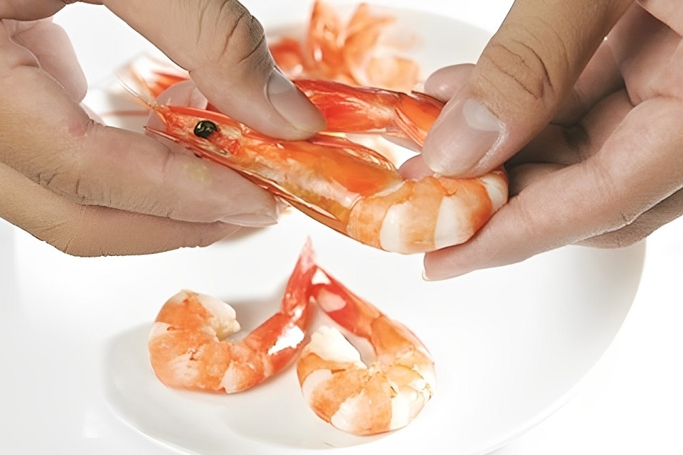 Cách làm tôm khô bằng lò vi sóng 4