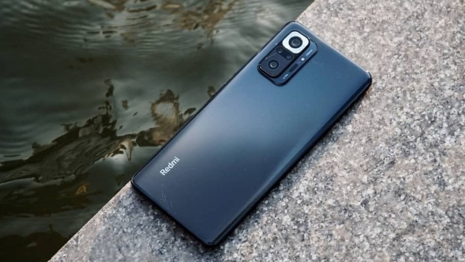 Redmi Note 10 Pro được trang bị camera trước tích hợp nhiều bộ lọc và tính năng