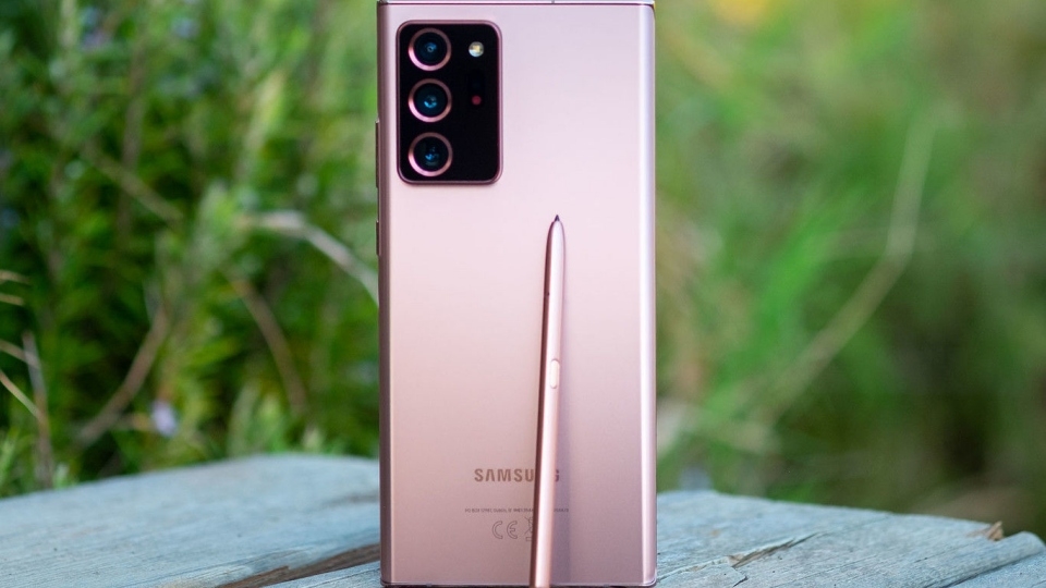 Samsung Galaxy Note 20 Ultra có thiết kế camera độc đáo với 3 mắt nằm thẳng nhau