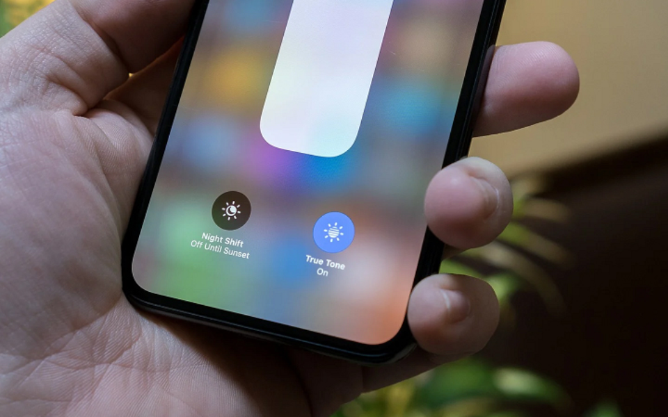 Kiểm tra True Tone trên iPhone