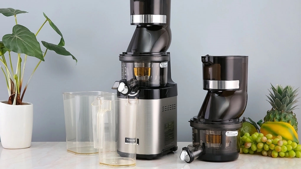 Kuvings CS600 thuộc dòng máy ép chậm có giá thành rẻ