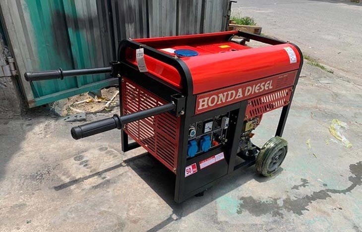 Máy phát điện chạy dầu và máy phát điện chạy xăng loại nào tốt hơn? Ưu - nhược điểm của mỗi loại 2