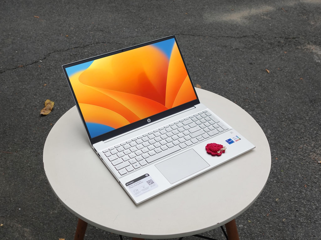 laptop doanh nhân cao cấp nhất 2024 5