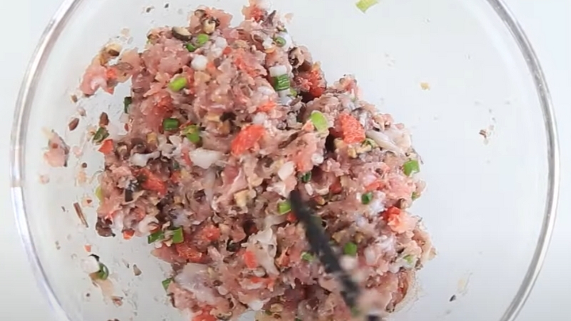 Cách chế biến mực nhồi thịt hấp bia (hình 3)