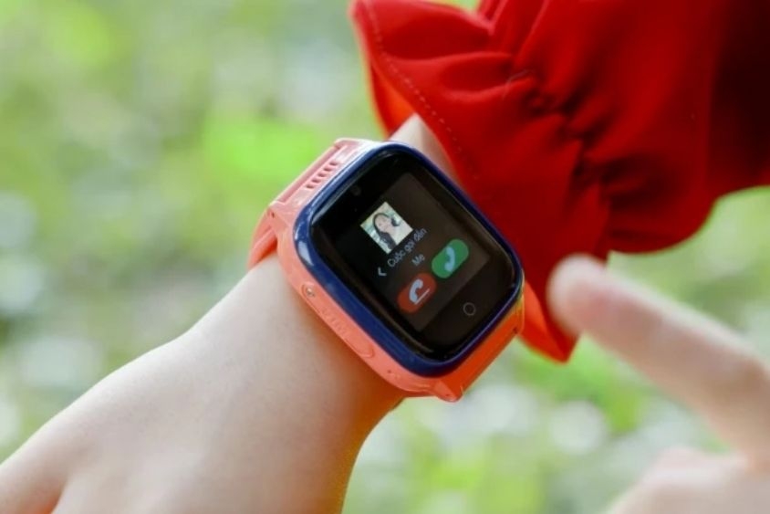 đồng hồ nghe gọi trẻ em 10