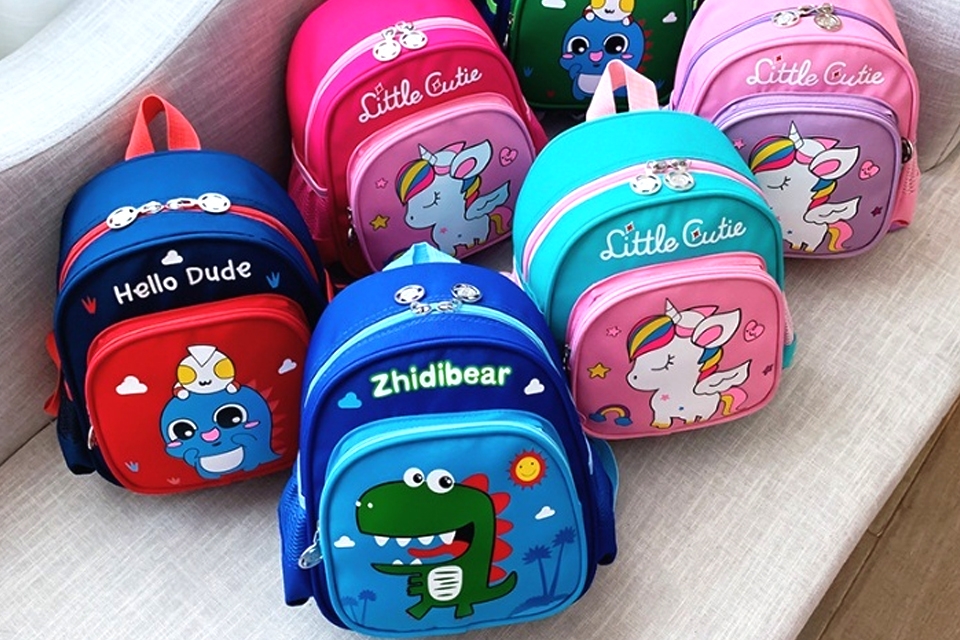 Mẫu balo cho bé đi nhà trẻ phổ biến.