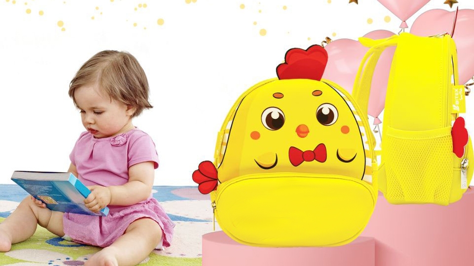 Chọn balo có kiểu dáng, màu sắc theo sở thích của bé.