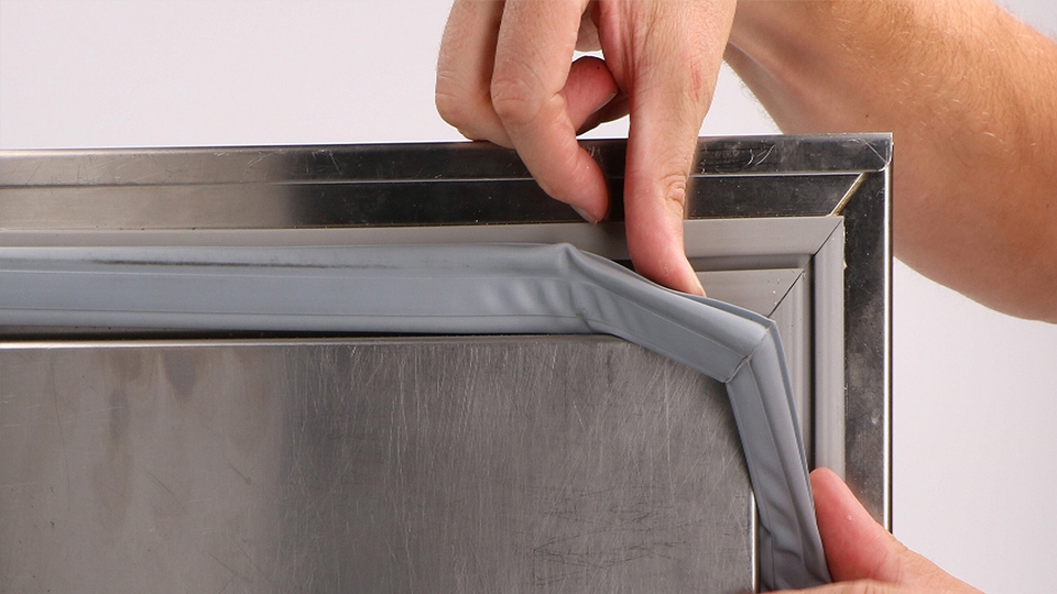 Lưu ý khi thay mới ron tủ lạnh.