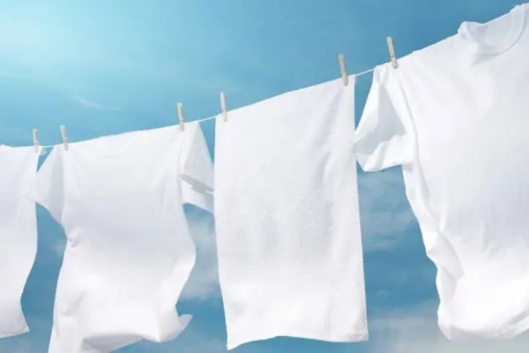Tẩy trắng quần áo