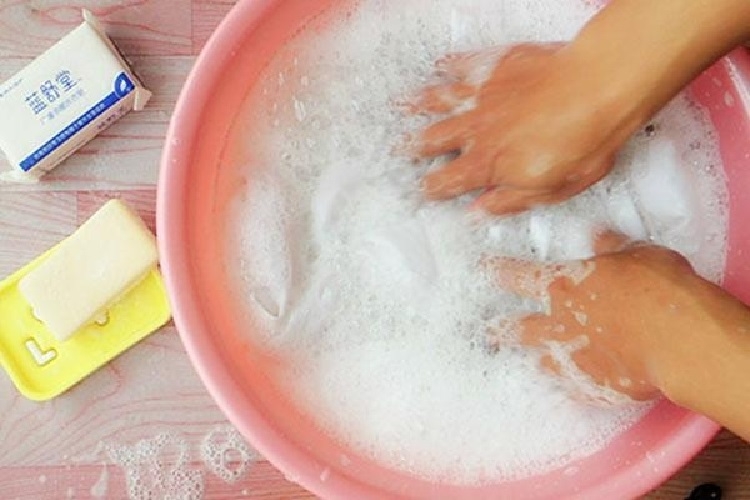 Cách giặt quần áo đá bóng (Hình 2)