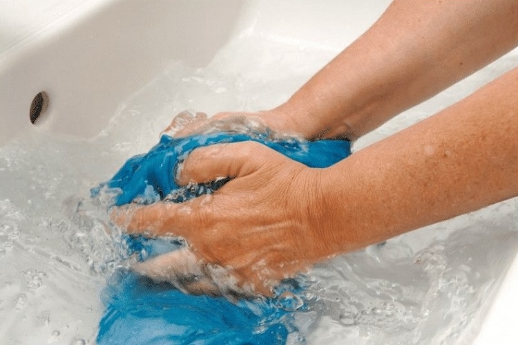 Cách giặt quần áo đá bóng (Hình 3)