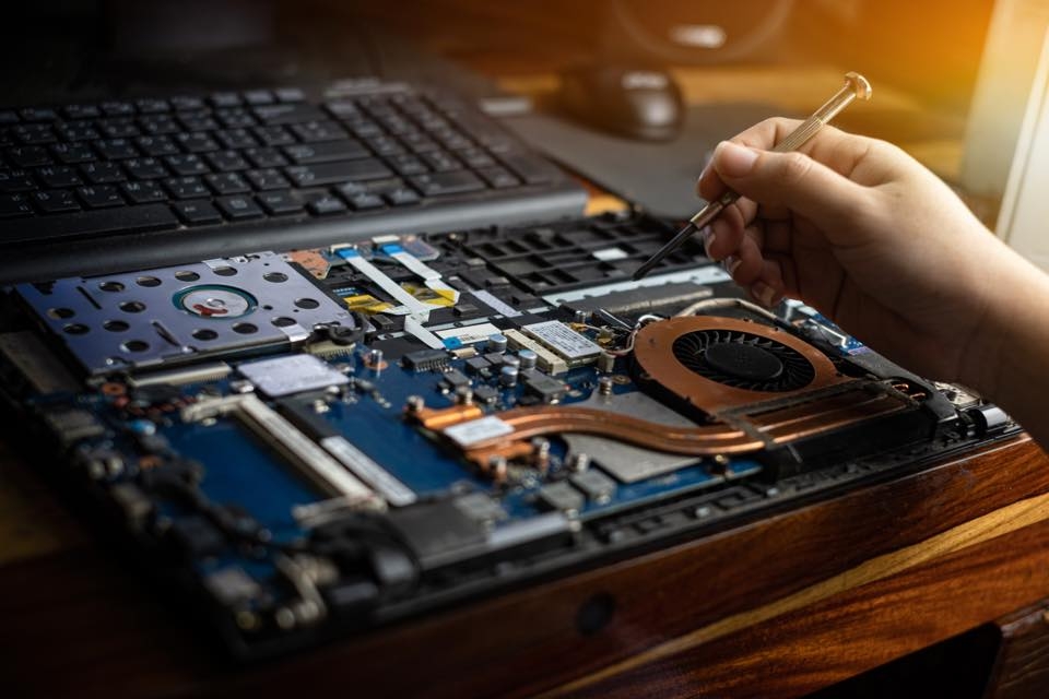 Các dấu hiệu cho biết ổ cứng laptop Dell cần được thay mới
