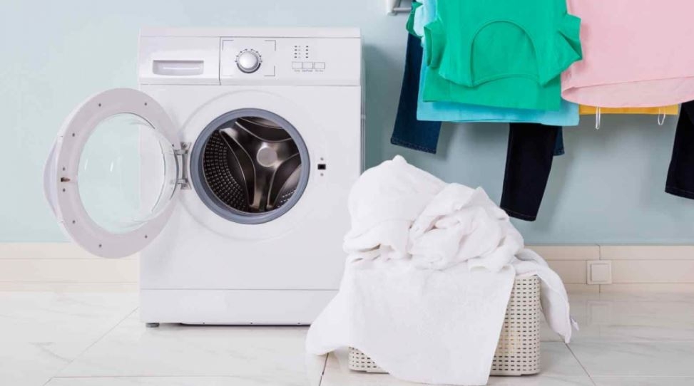 đóng cửa máy giặt sau khi giặt 3