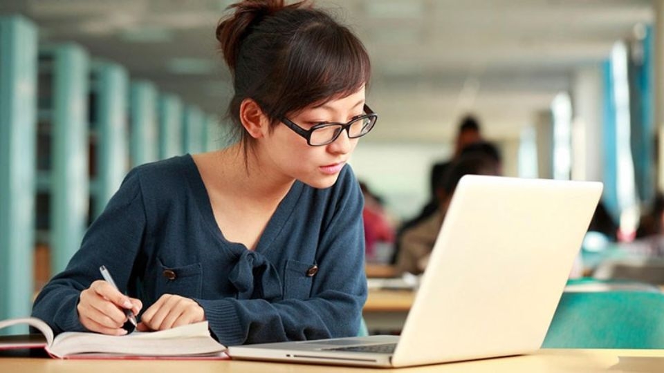 Tiêu chí chọn mua laptop cho sinh viên Kế toán