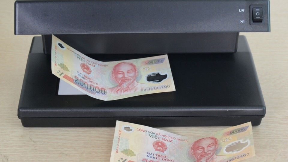 Phát hiện tiền giả