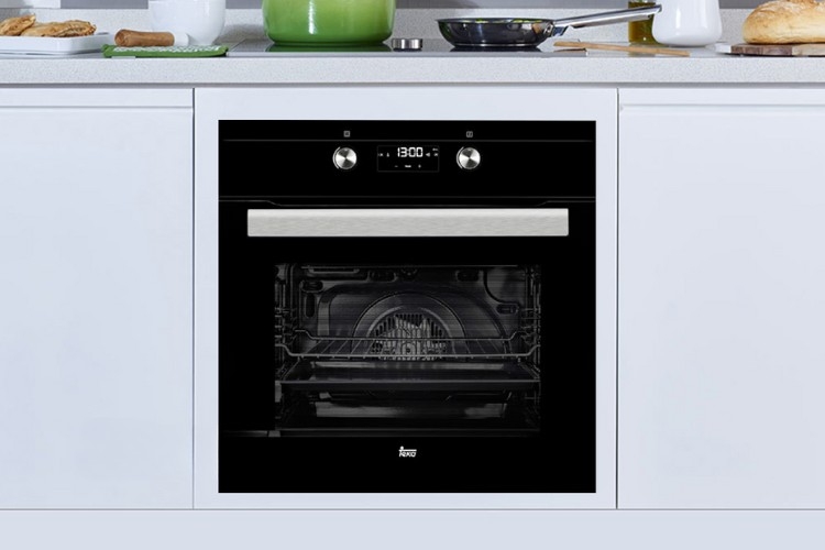 Lò nướng Teka HS 720 với thiết kế hiện đại và nhiều tính năng thông minh