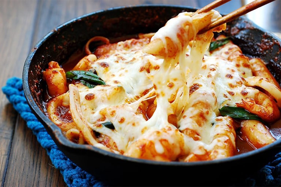 Thành phẩm tokbokki phô mai