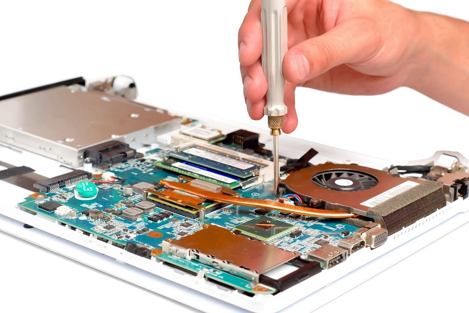 Các nguyên nhân gây hư main laptop thường gặp