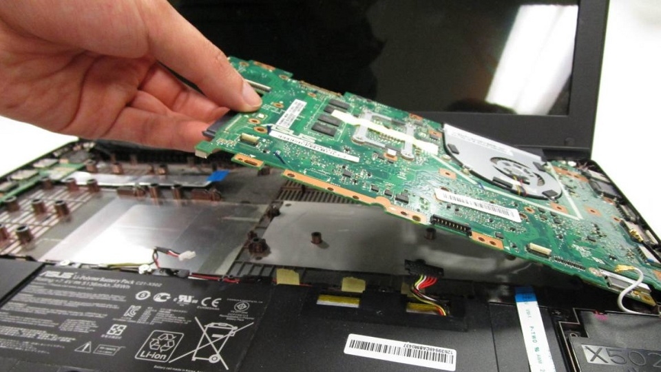 Thay main laptop Asus giá bao nhiêu tiền?