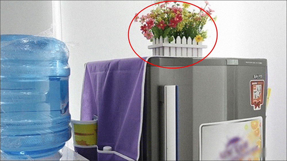 Có nên để đồ trên nóc tủ lạnh không?