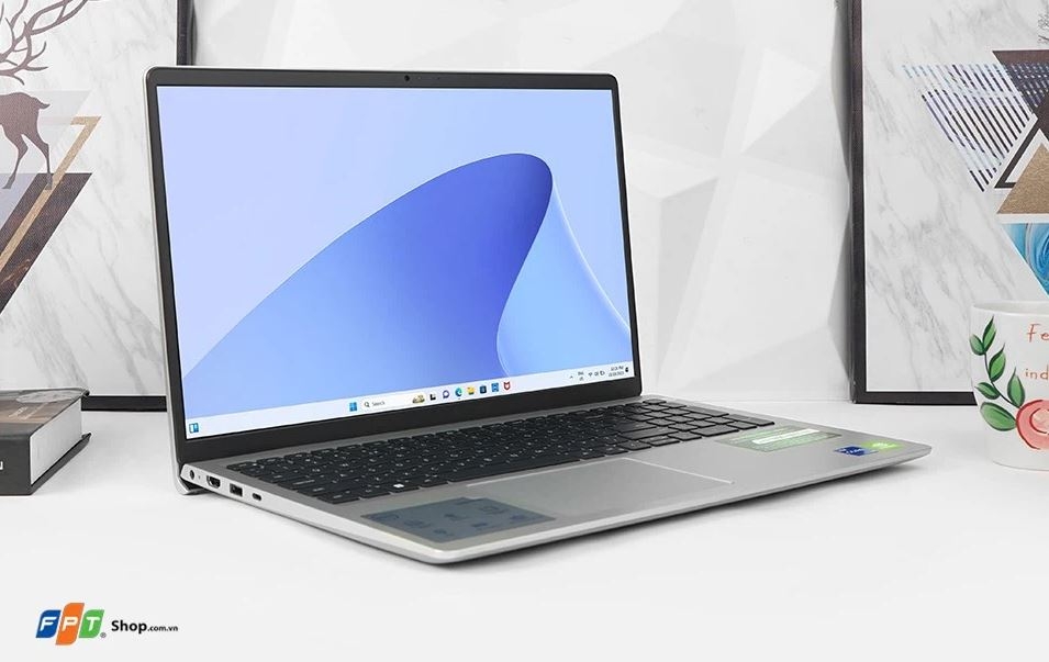 laptop dell cho sinh viên marketing 2024 01