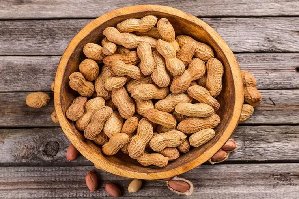 Cách luộc đậu phộng mau mềm 2