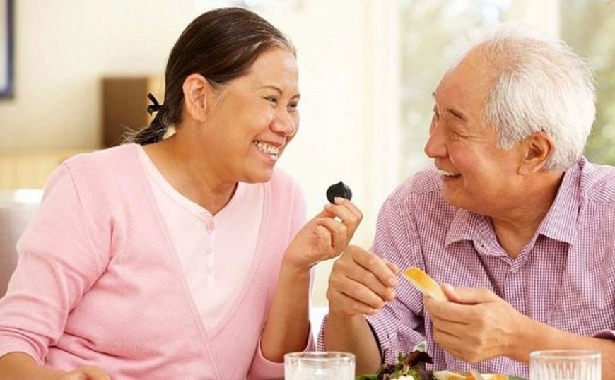 những người không nên ăn tỏi đen 5