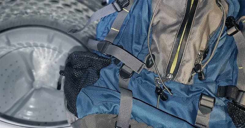 Cách giặt balo bằng máy giặt (ảnh 2)