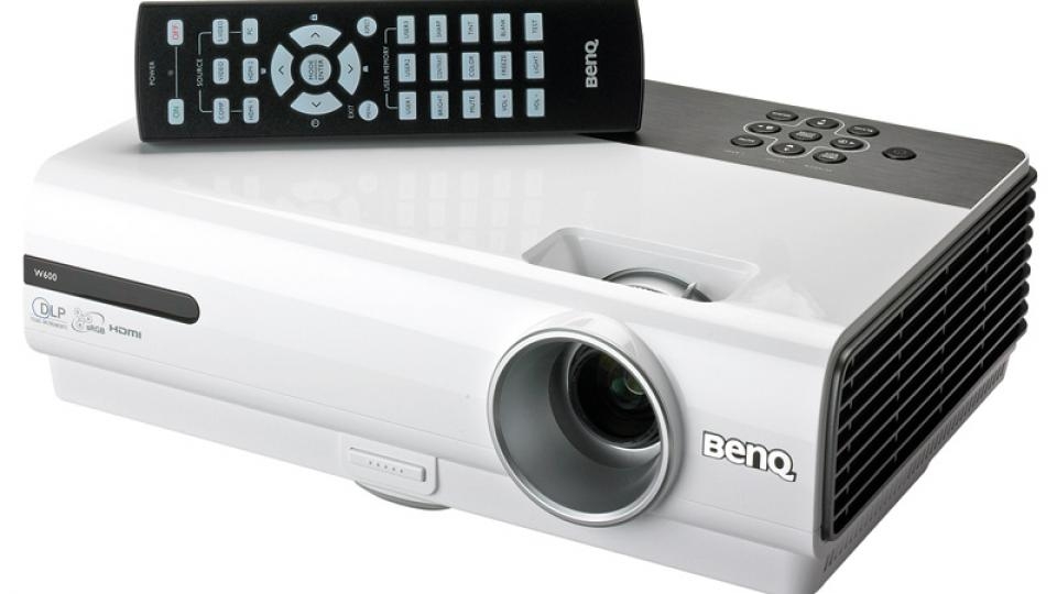 Máy chiếu BenQ có tính năng gì nổi bật?