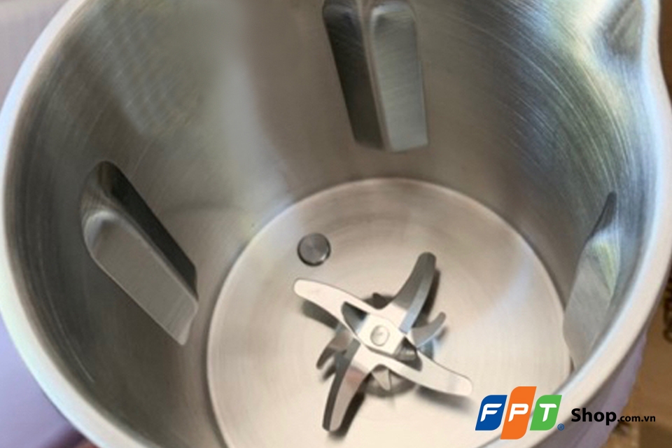 Máy làm sữa hạt Magic Eco sở hữu công suất mạnh mẽ, dung tích lớn.