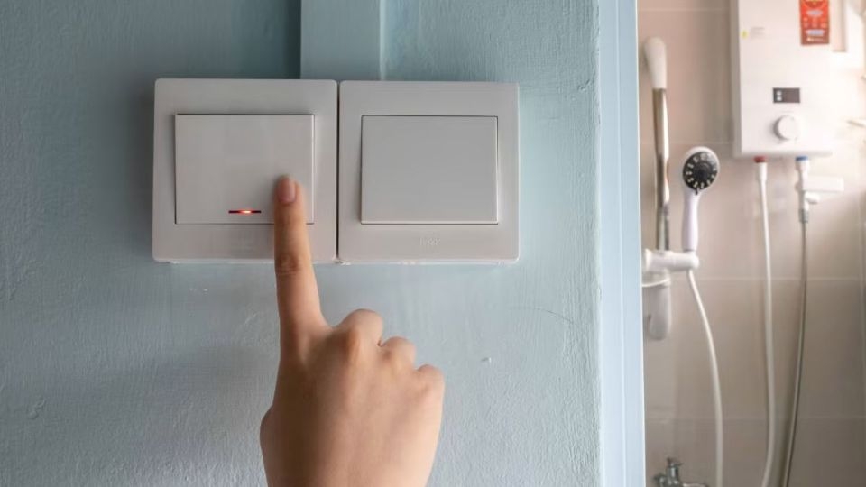 Sử dụng công tắc bình nóng lạnh mang đến nhiều lợi ích.