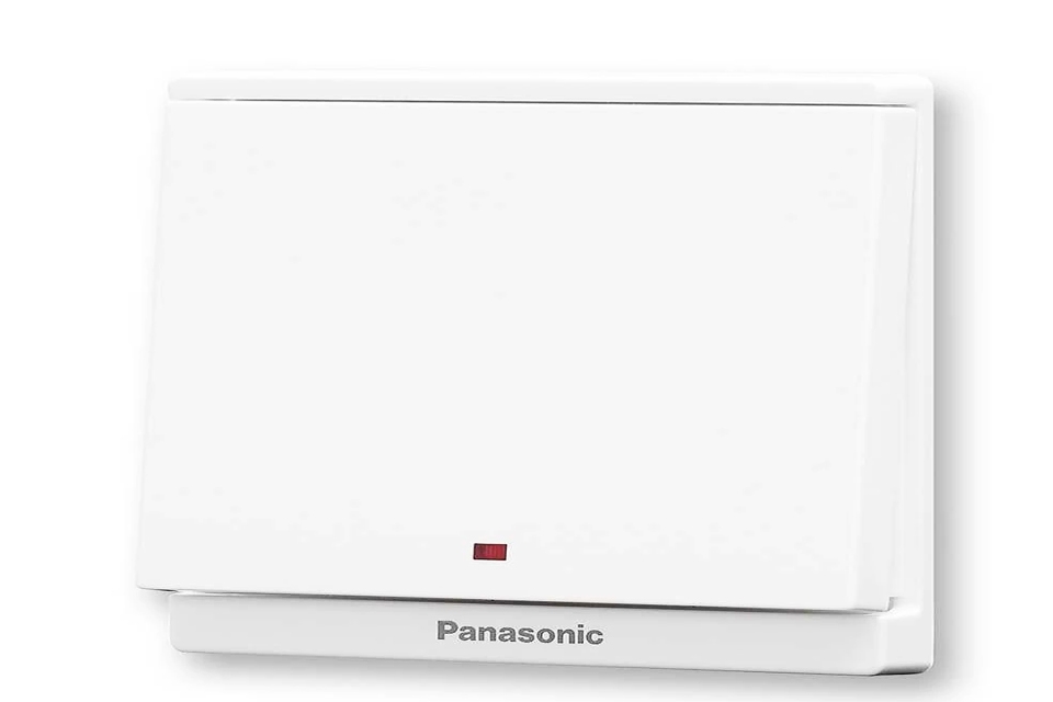 Công tắc bình nóng lạnh Panasonic.