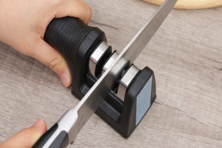 Dụng cụ mài dao cầm tay có lợi ích gì? Các sản phẩm dụng cụ mài dao cầm tay đáng mua nhất hiện nay 1
