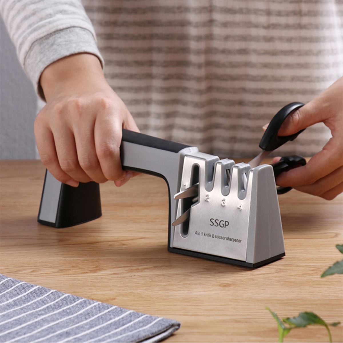 Dụng cụ mài dao cầm tay có lợi ích gì? Các sản phẩm dụng cụ mài dao cầm tay đáng mua nhất hiện nay 3